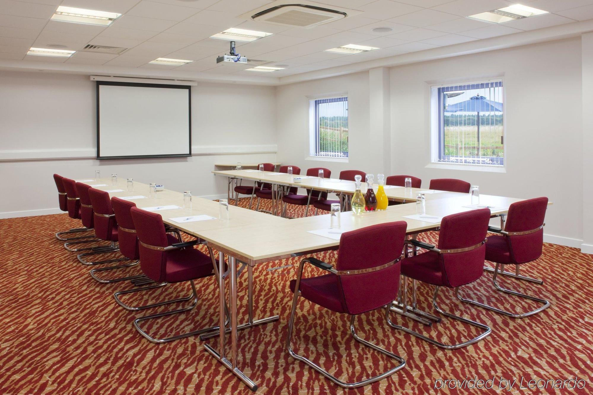 Holiday Inn Express Kettering By Ihg Exterior foto
