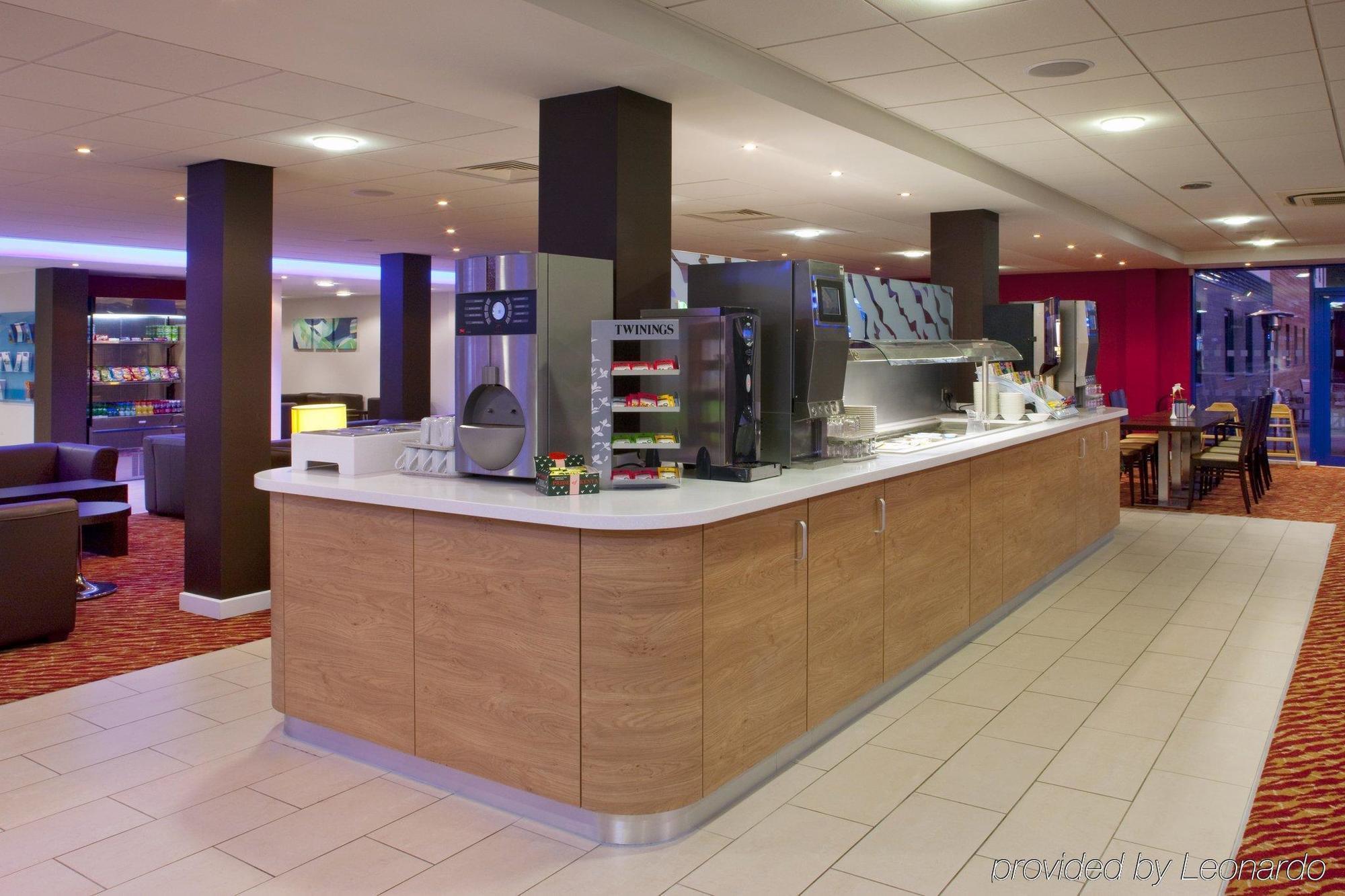 Holiday Inn Express Kettering By Ihg Exterior foto