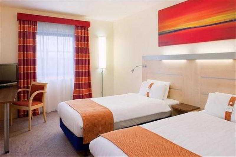Holiday Inn Express Kettering By Ihg Quarto foto
